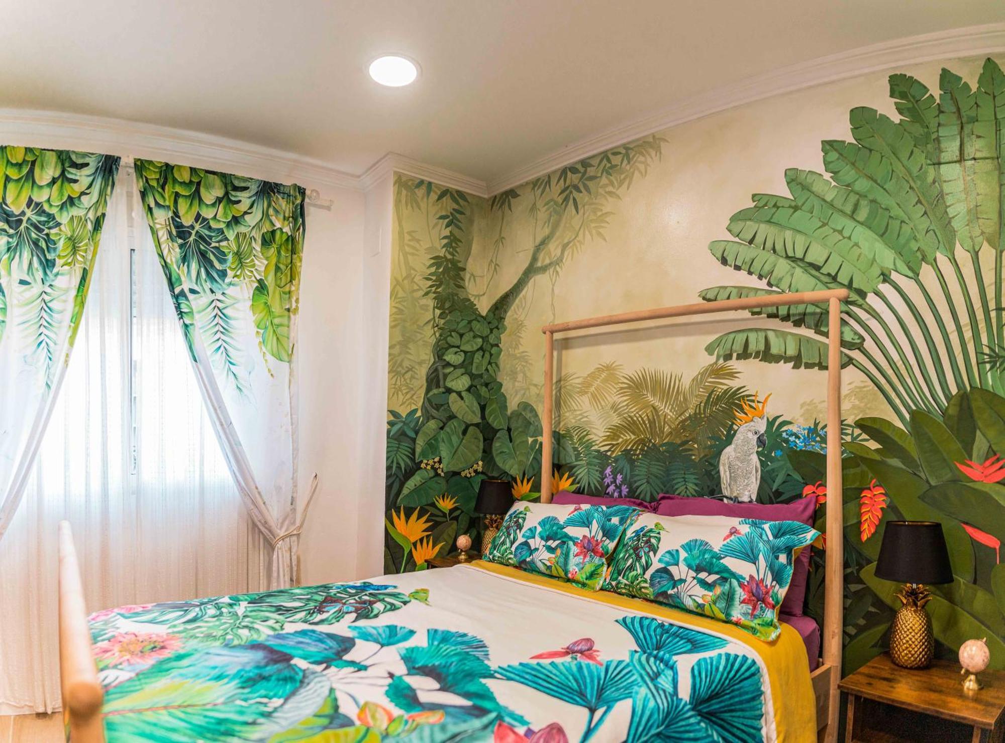 Artistic Flat Next To Ruzafa Welcome To The Jungle Valencia Bagian luar foto
