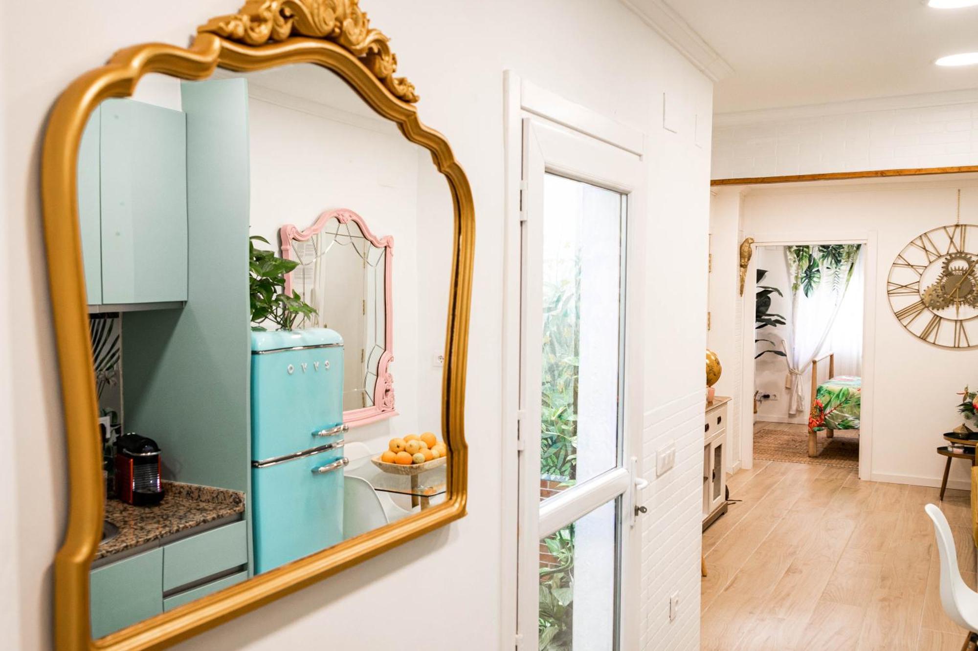 Artistic Flat Next To Ruzafa Welcome To The Jungle Valencia Bagian luar foto